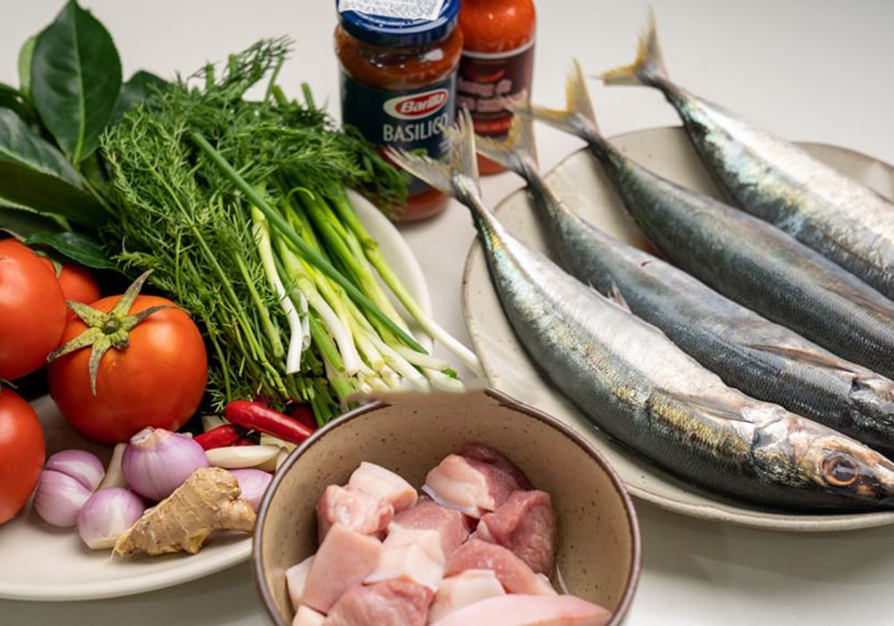 Nguyên liệu làm cá nục chiên sốt cà chua