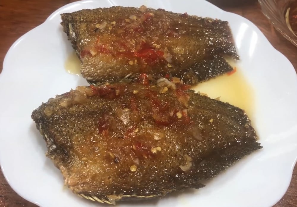 Khô cá sặc chiên chua ngọt