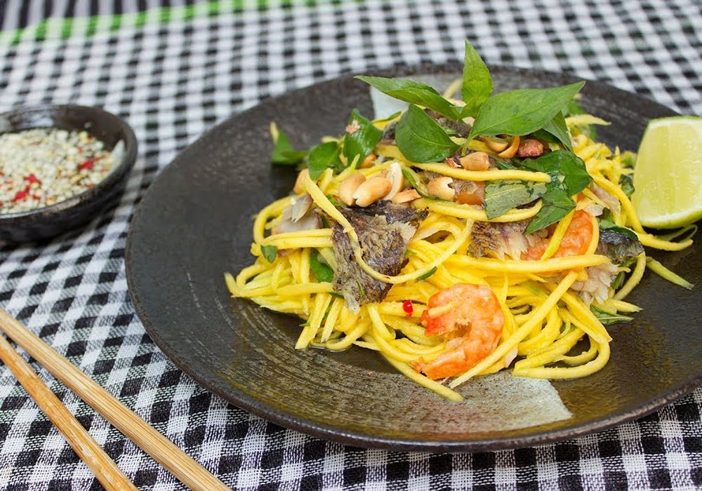 Gỏi xoài khô cá sặc