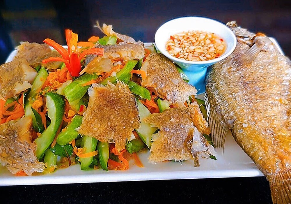 Gỏi dưa leo khô cá sặc