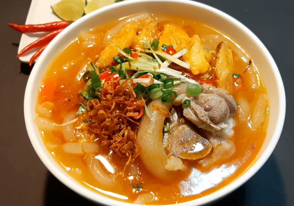 Bánh canh giò heo