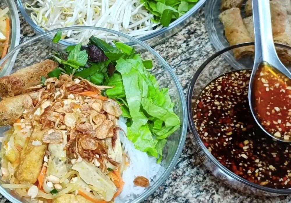 Bún xào chay