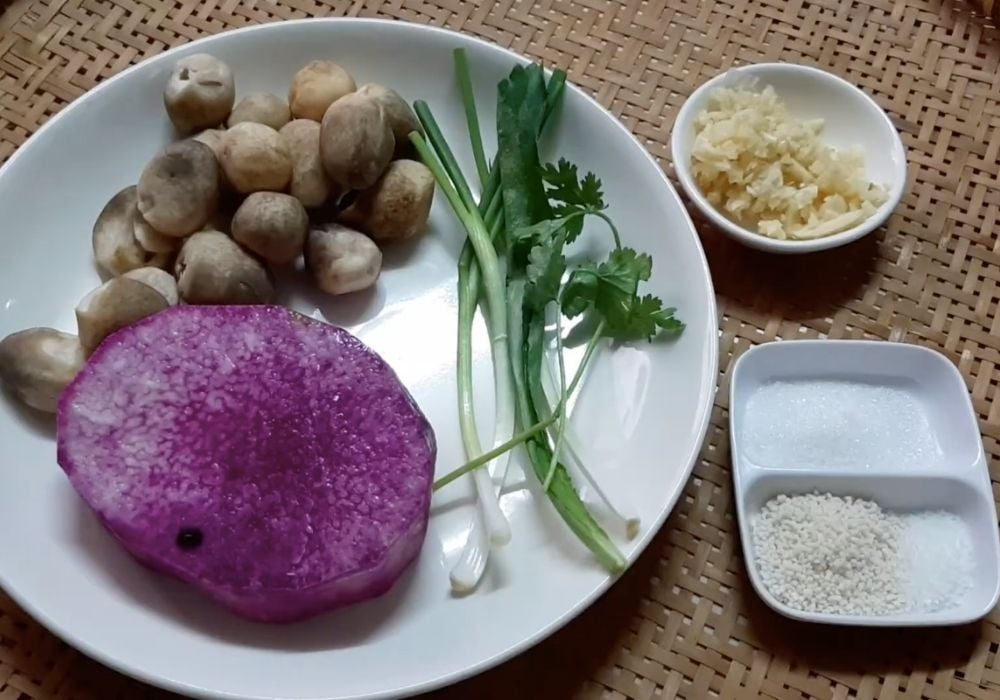 Nguyên liệu làm canh khoai mỡ chay nấm rơm