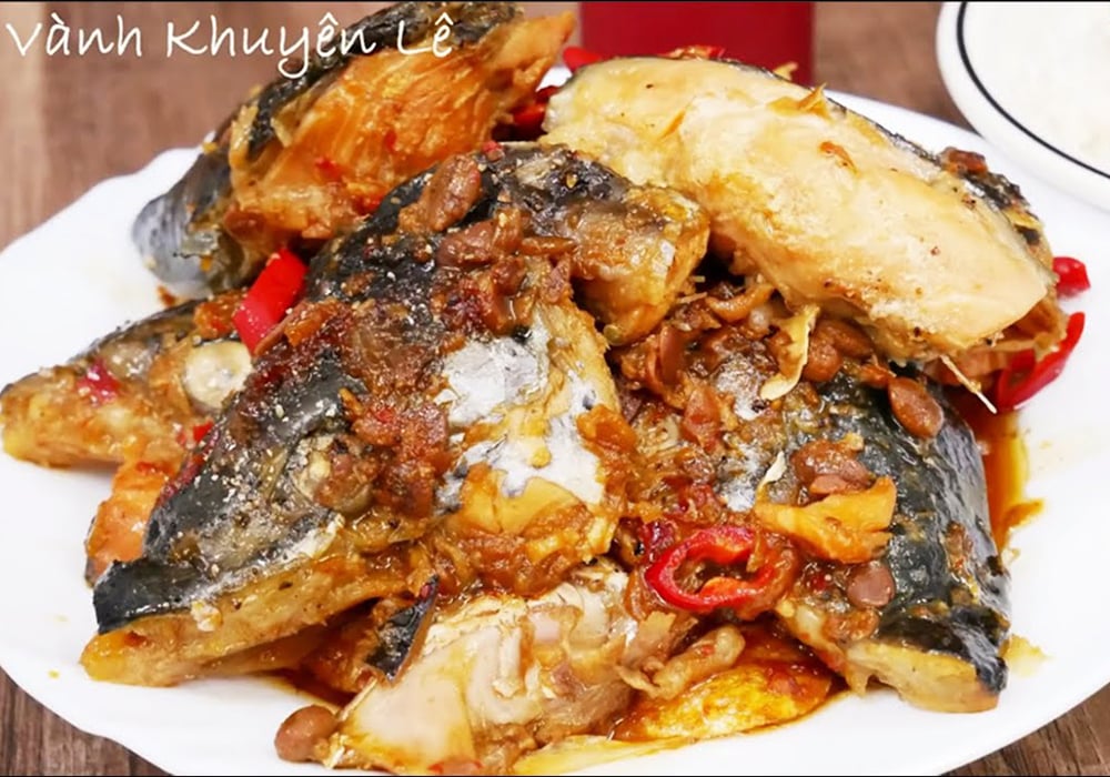 Đầu cá hồi kho tương