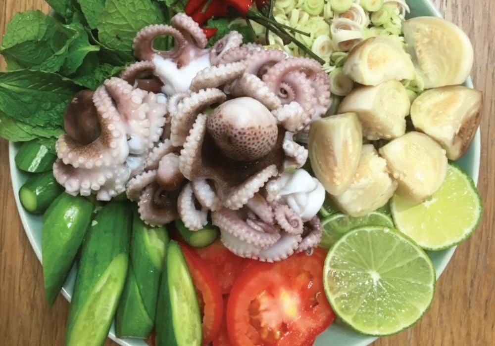 Nguyên liệu làm gỏi bạch tuộc kiểu Thái