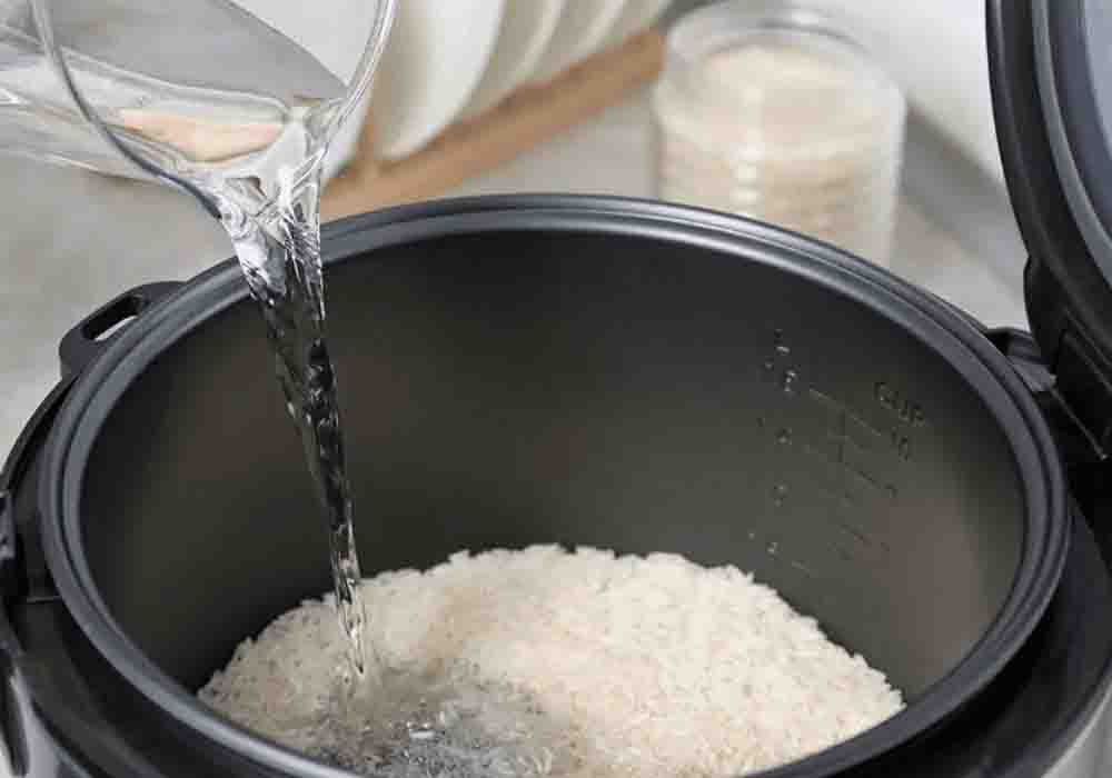 Nguyên nhân khiến nồi cơm điện bị đọng nước