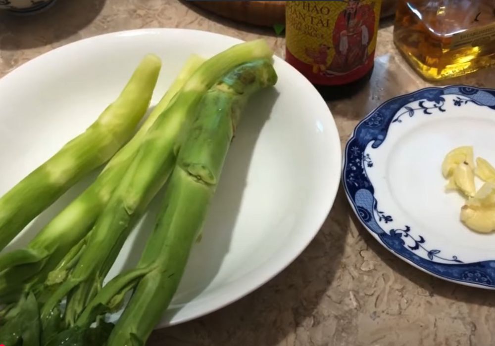 rau cải làn (cải rổ) xào tỏi