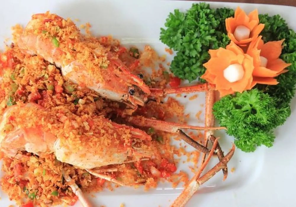 Tôm hùm rang muối