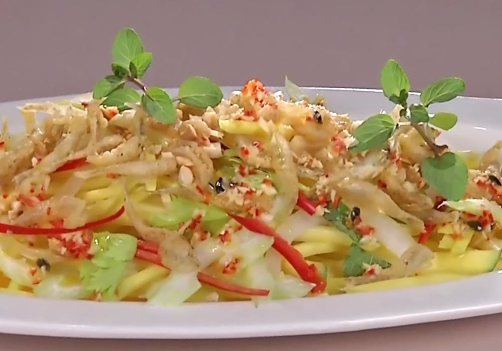 Gỏi xoài cá cơm