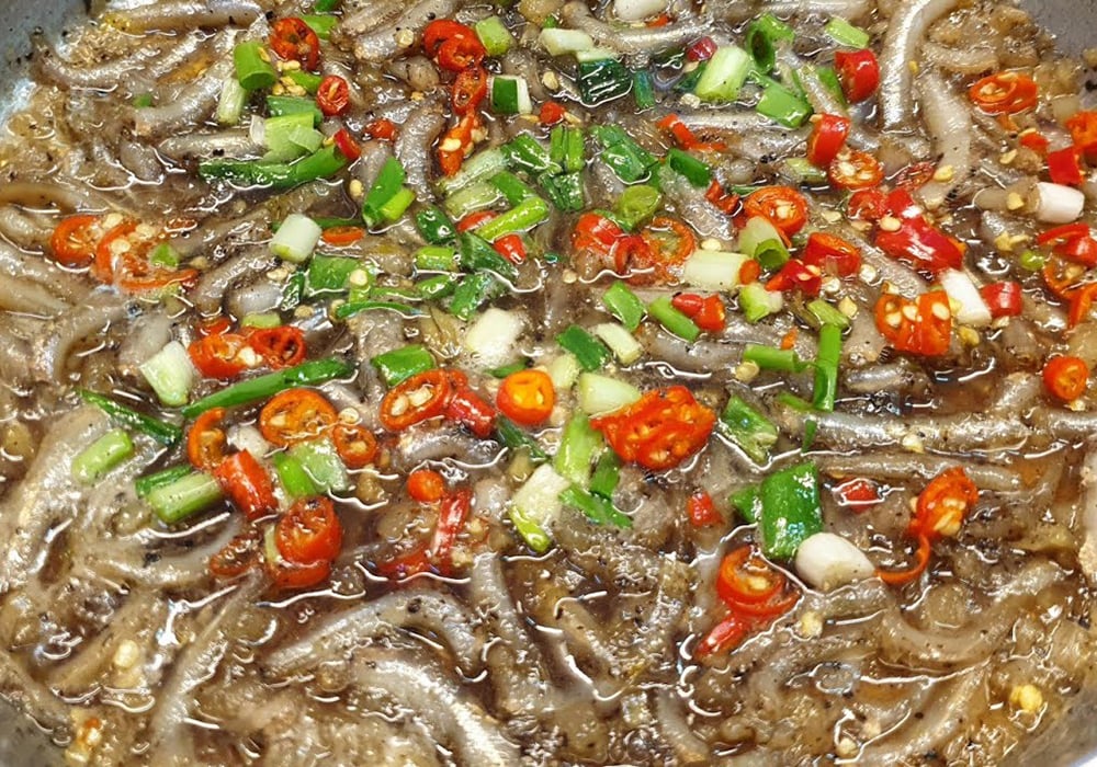 Cá cơm kho tiêu