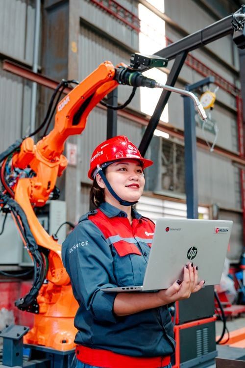 Agentic AI trong tự động hóa công nghiệp 2026: Khi AI bắt đầu thiết kế, lập trình và chẩn đoán máy