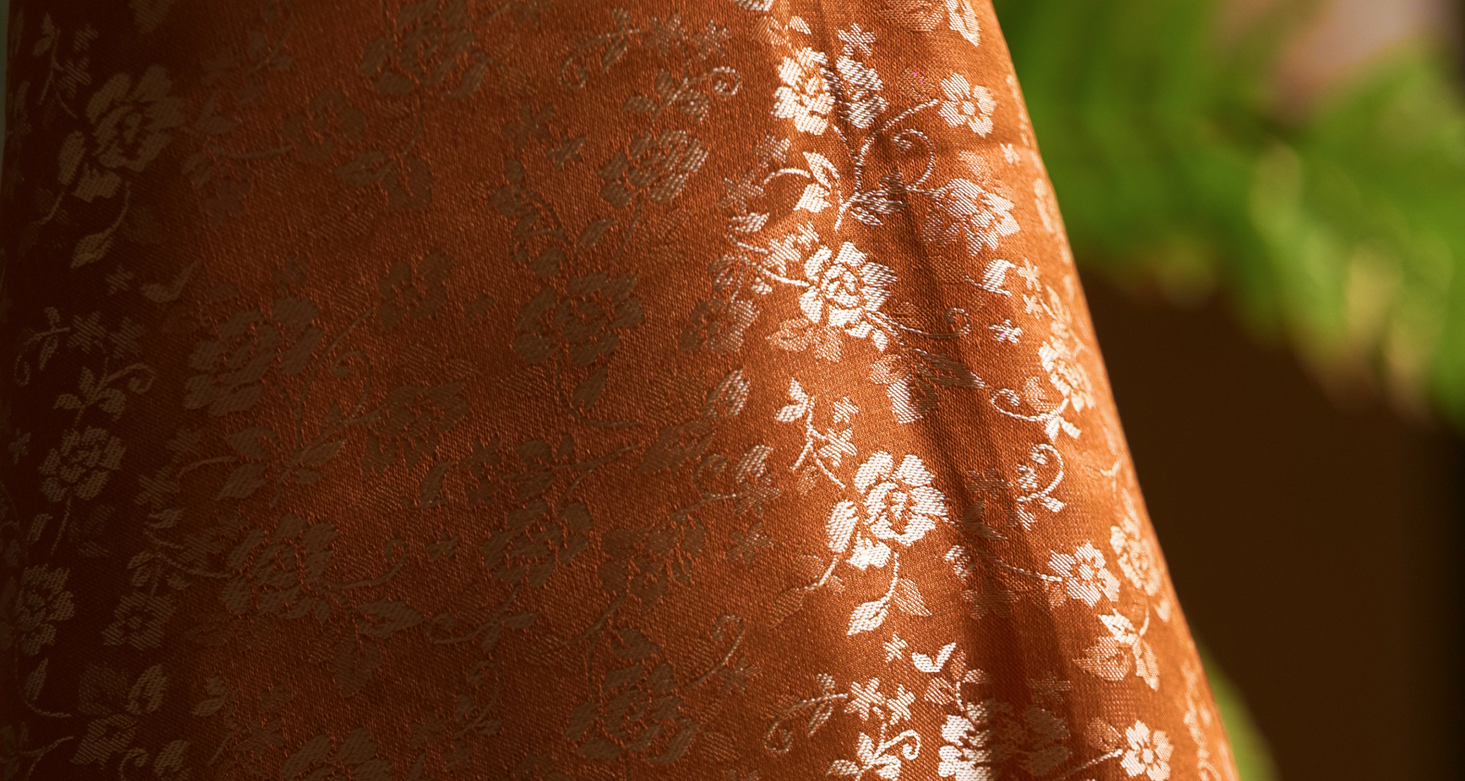 Lụa tơ tằm – Mềm như gió, giản như trăng