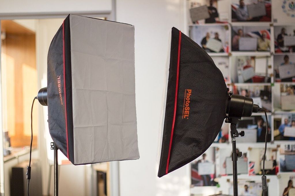 Các Loại Đèn Flash Studio Phổ Biến Và Cách Sử Dụng