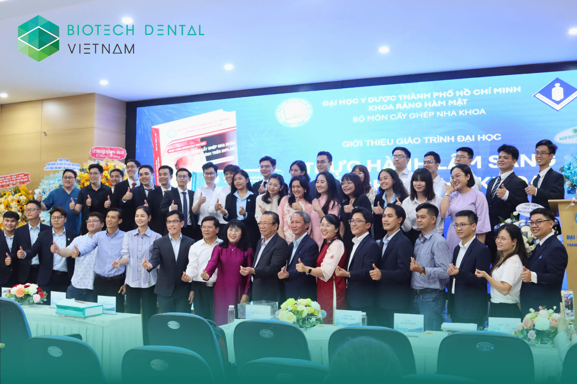 XIN CHÚC MỪNG BỘ MÔN CẤY GHÉP NHA KHOA - KHOA RĂNG HÀM MẶT ĐẠI HỌC Y DƯỢC TP.HCM RA MẮT GIÁO TRÌNH: 