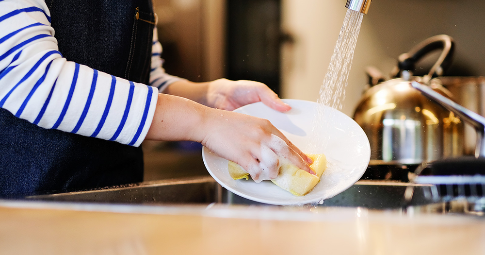 Mẹo Làm Sạch Bát Đĩa Sứ Nhanh Chóng Bằng Nguyên Liệu Quen Thuộc