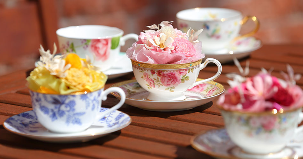 Di Sản Hoàng Gia Anh Trong Đường Nét Sứ Xương