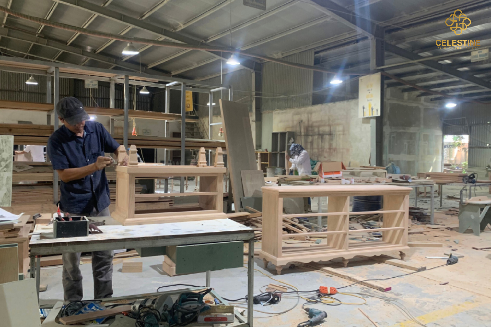 Nhà máy riêng giúp thương hiệu chủ động sản xuất.
