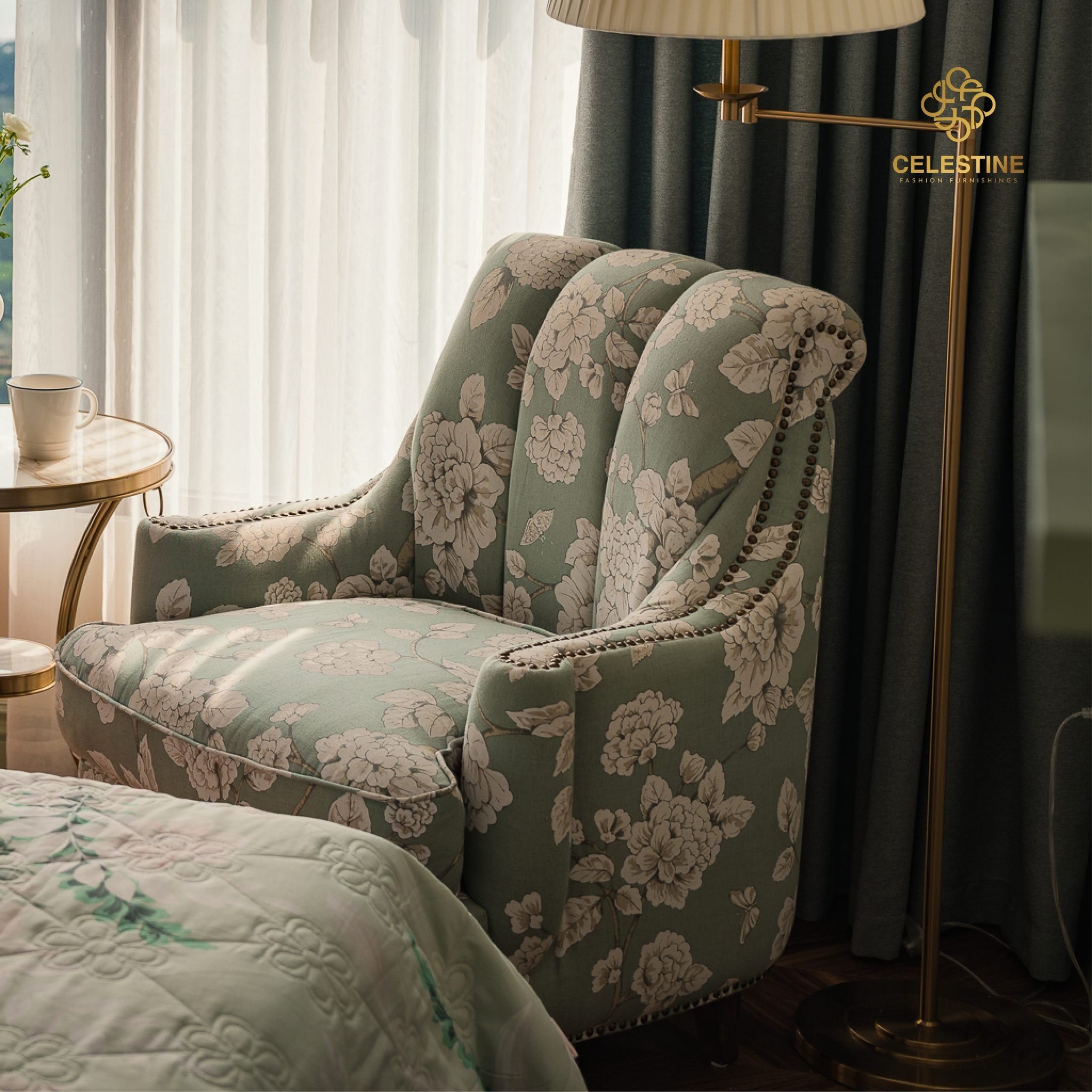 Blanquelle Armchair tạo điểm nhấn thanh lịch cho phòng khách.