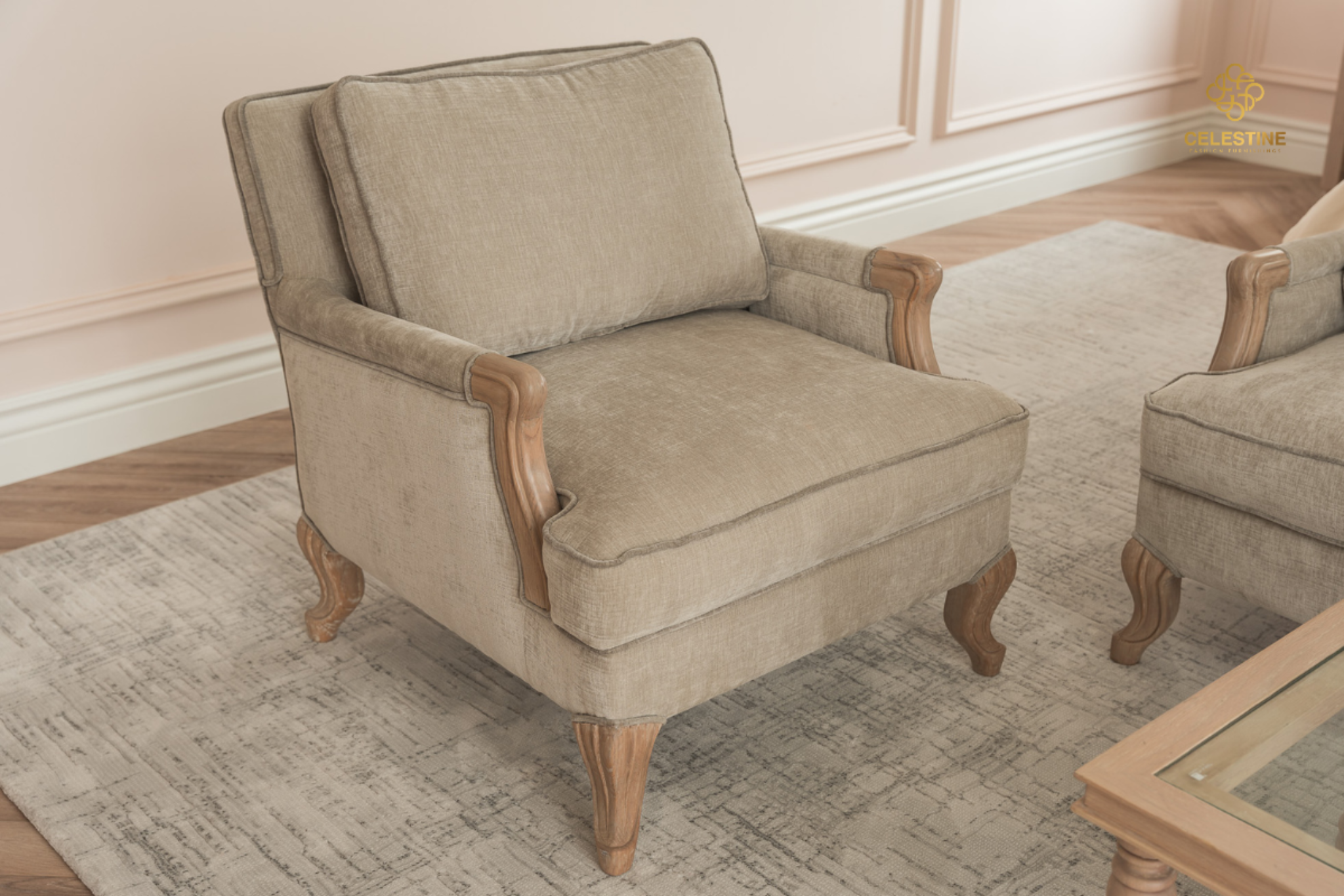 Little Rosie Armchair mang đến vẻ đẹp tinh tế cho phòng khách.
