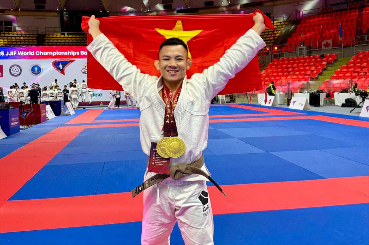 “Quỷ lùn” Đào Hồng Sơn giành 2 HCV Jiu Jitsu, đoàn Việt Nam giành hạng 3 Giải vô địch Jiu Jitsu thế giới 2025