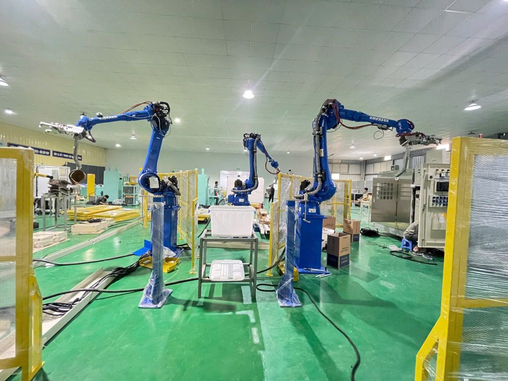 HỆ THỐNG ROBOT RÓT NHÔM VÀ GẮP SẢN PHẨM CHO ĐÚC TRỌNG LỰC