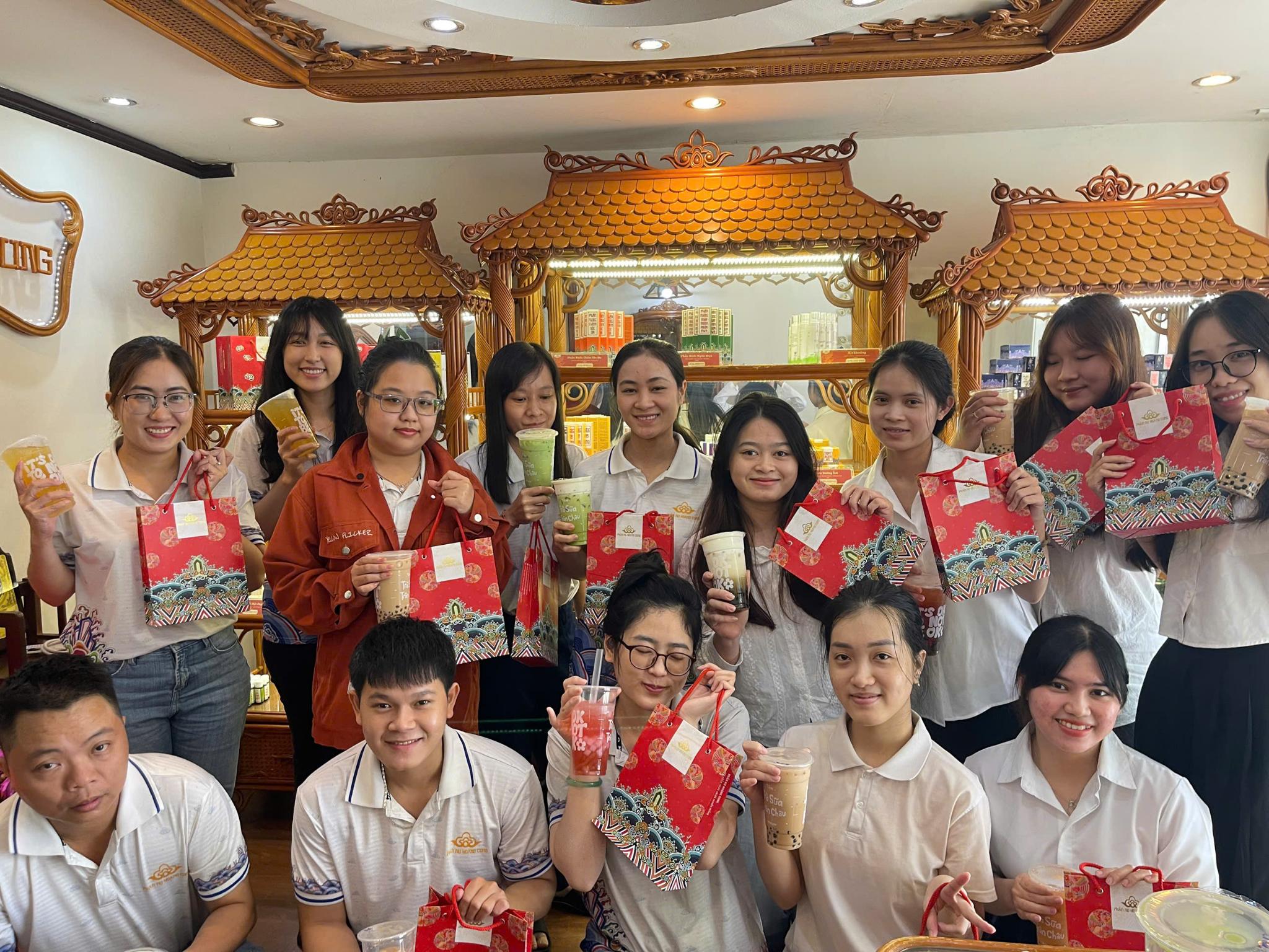 Phấn Nụ Hoàng Cung gửi ngàn lời yêu thương đến phái đẹp nhân ngày Phụ nữ Việt Nam 20/10