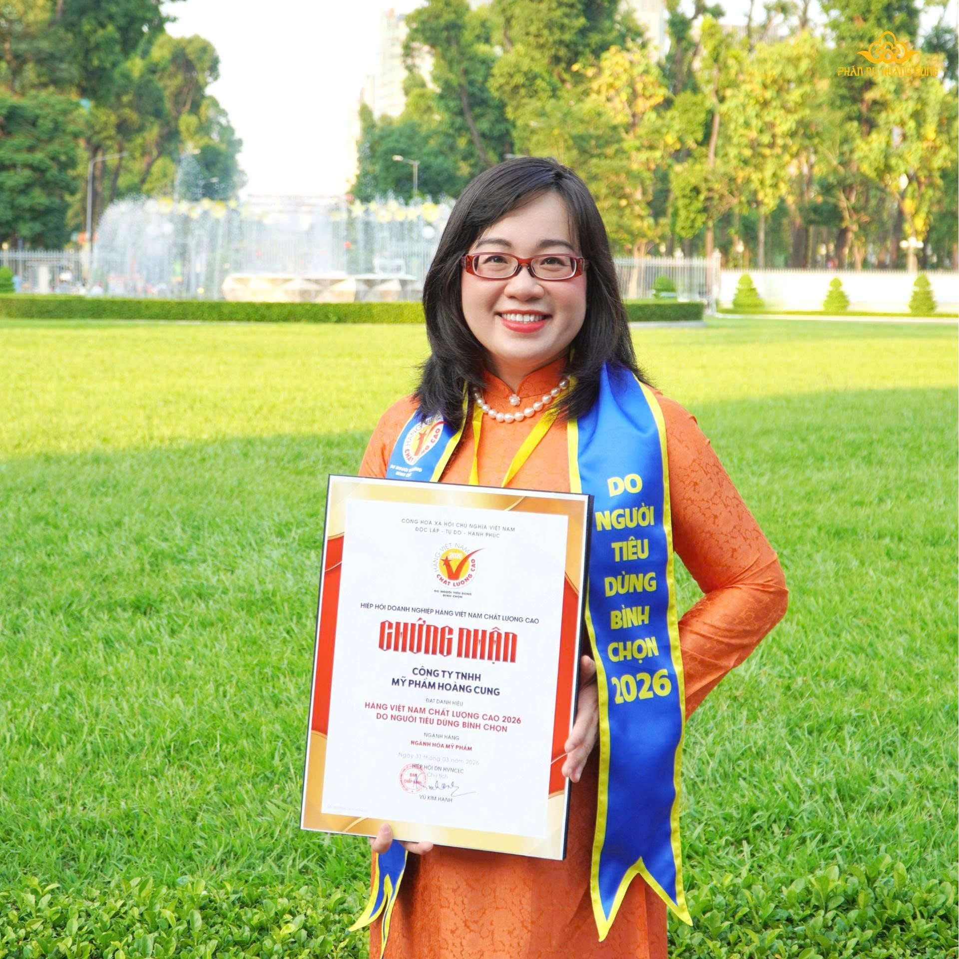 PHẤN NỤ HOÀNG CUNG VINH DỰ ĐẠT CHỨNG NHẬN “HÀNG VIỆT NAM CHẤT LƯỢNG CAO 2026”