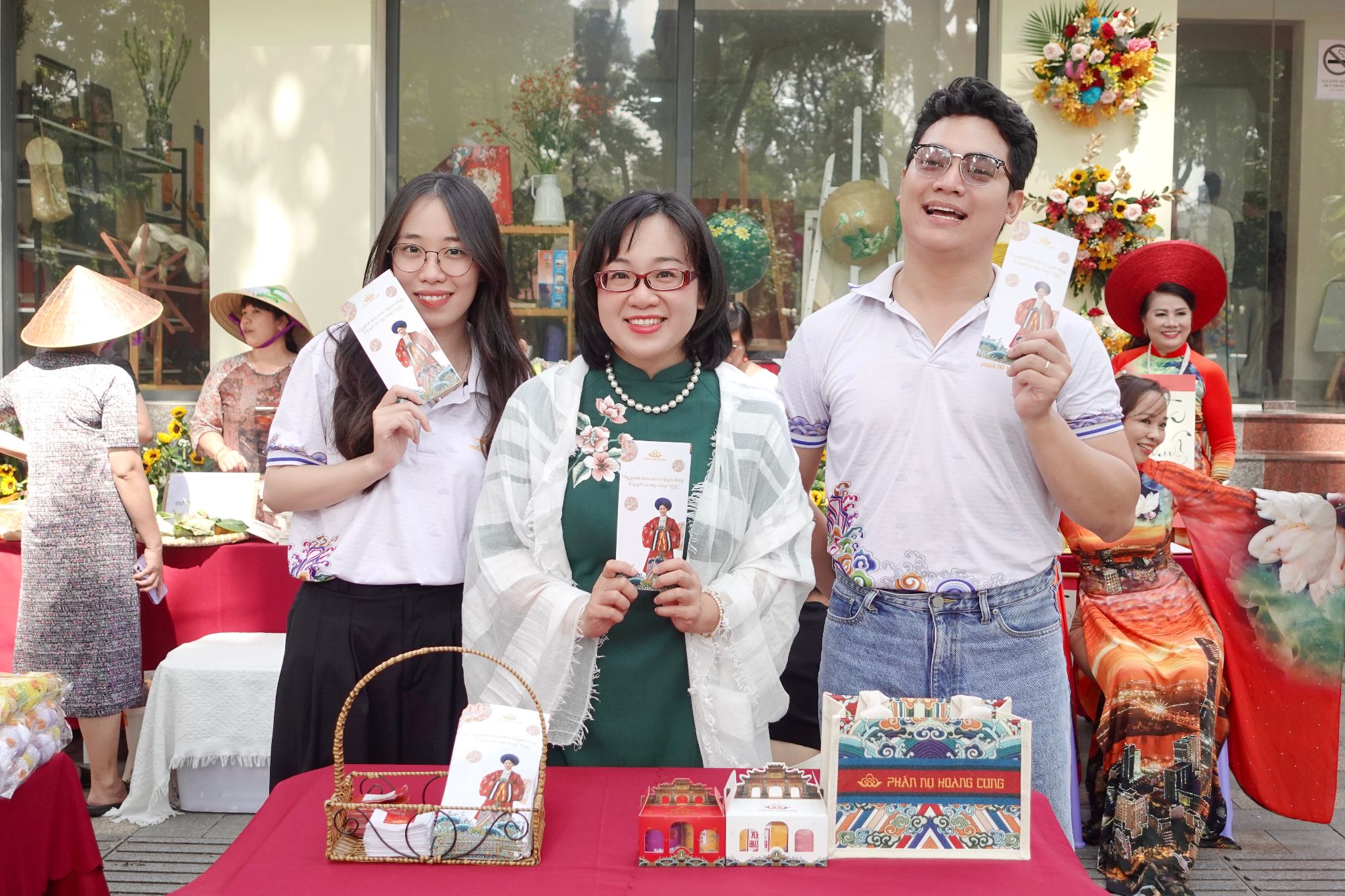 PHẤN NỤ HOÀNG CUNG ĐỒNG HÀNH CÙNG NHÀ XUẤT BẢN PHỤ NỮ VIỆT NAM TRONG TALKSHOW “GIA ĐÌNH 5.0 & CÔNG - DUNG - NGÔN - HẠNH THỜI NAY”