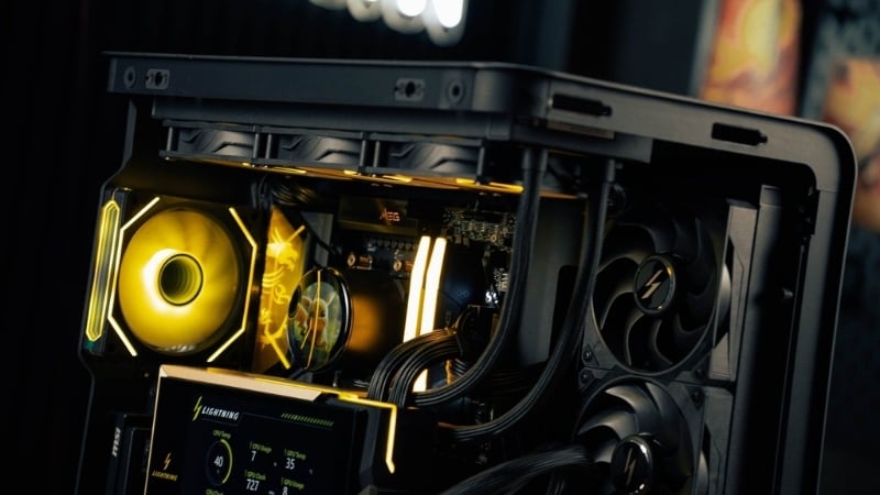 PC GVN x MSI LIGHTNING có bo mạch chủ MEG Z890 GODLIKE