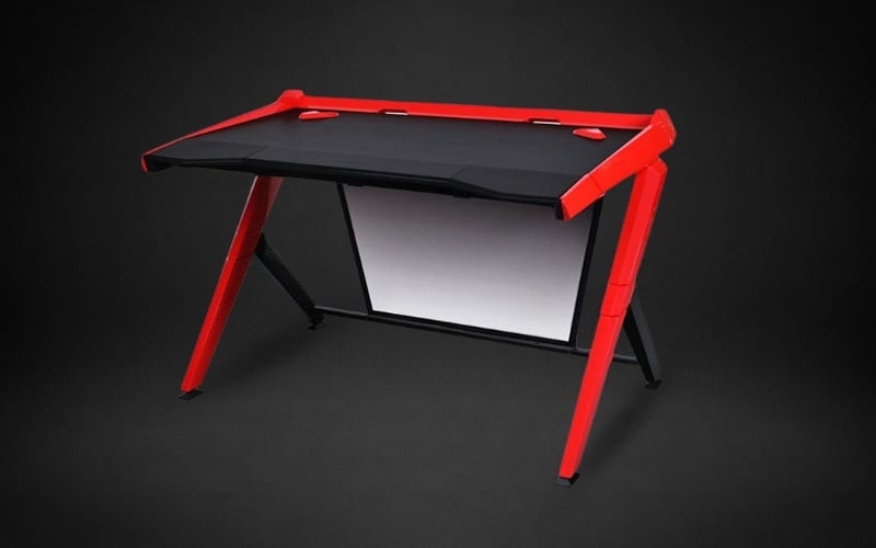 Quy trình lắp đặt bàn gaming DXRacer thường khá đơn giản với sách hướng dẫn chi tiết