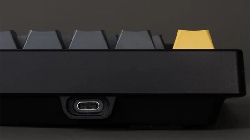 Bàn phím AKKO 5075B Plus Black & Gold Creamy Yellow Pro có hỗ trợ kết nối USB Type-C