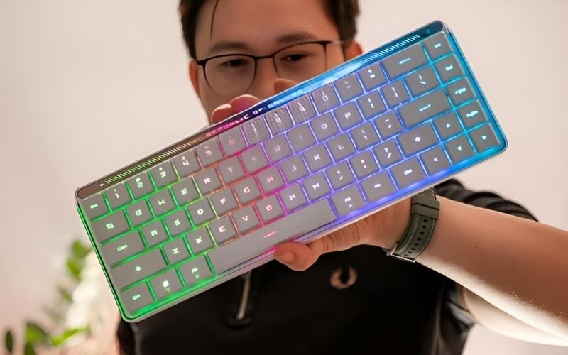 Vệ sinh bàn phím Asus bằng chổi mềm hoặc khí nén, lau keycap nhẹ nhàng và bảo quản nơi khô ráo