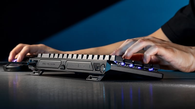 Bàn phím ASUS M605 ROG FALCHION ACE HFX cho trải nghiệm gõ phím êm ái