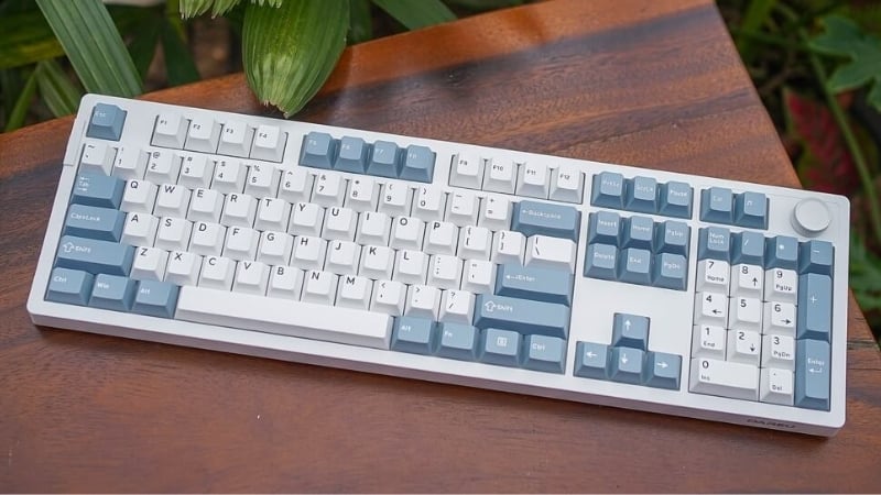 Bàn phím DareU EK106 Pro Haze Blue Cloud switch có thiết kế fullsize