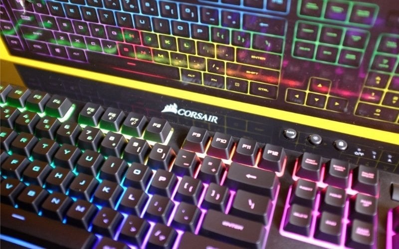 Bàn phím Corsair có hệ thống RGB đẹp, tùy biến sâu theo setup