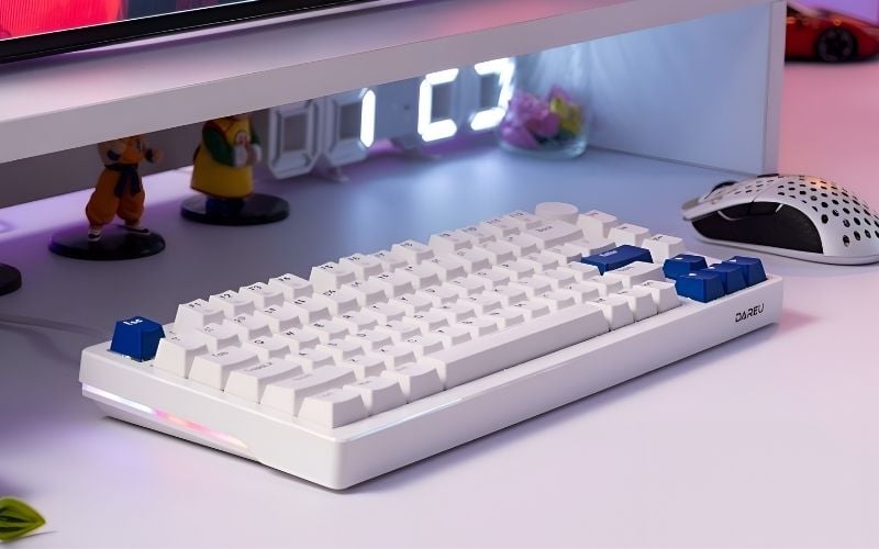 DareU là thương hiệu gaming gearnổi bật với bàn phím cơ bền bỉ, hiệu năng cao, giá hợp lý cho mọi đối tượng