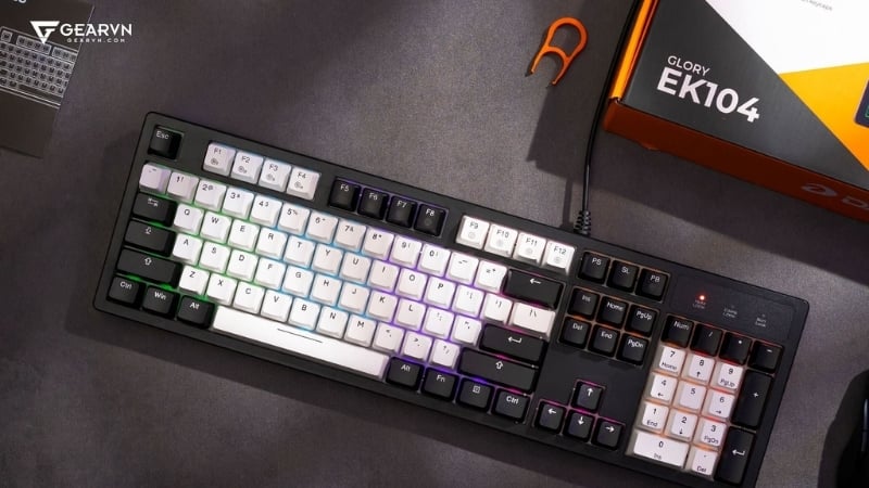 Bàn phím DareU EK104 Rainbow White Black Dream Switch có thiết kế full‑size trắng đen