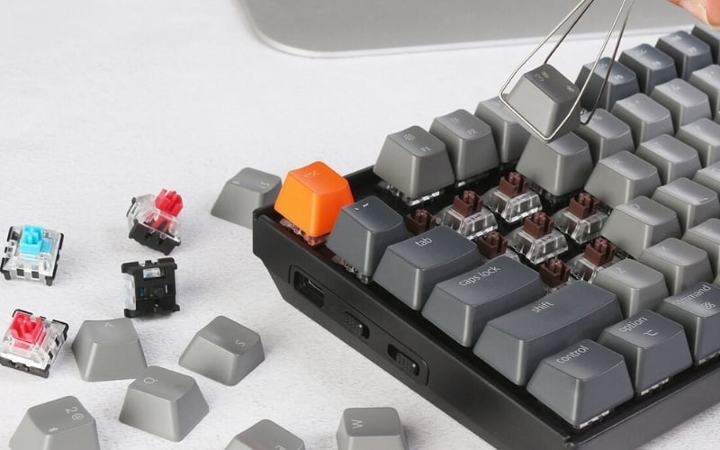 Bàn phím Keychron được trang bị khả năng hot-swap giúp người dùng dễ dàng thay switch