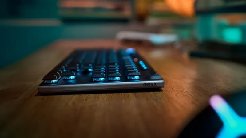 Bàn phím Logitech G915 X Lightspeed TKL Clicky Wireless Black có switch cơ GL