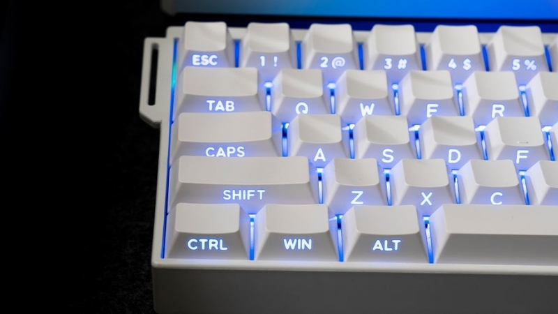 Bàn phím Veekos Shine60 SP TM White Flash Magnetic Switch có keycap làm từ PBT Double-Shot