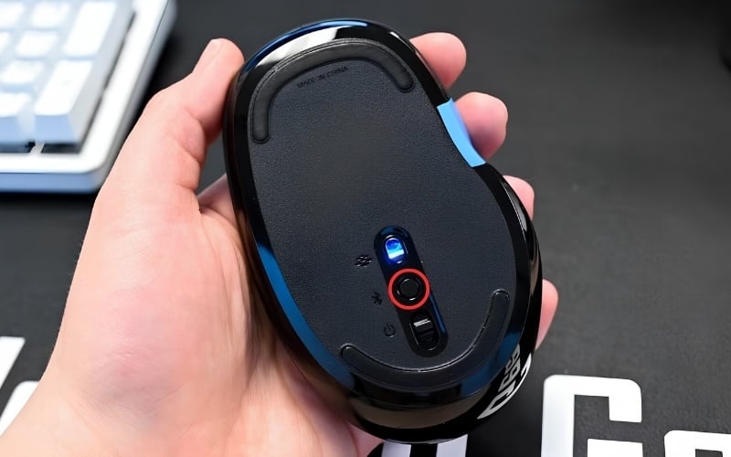 Nhấn giữ nút Bluetooth hoặc nút nguồn để vào pairing mode