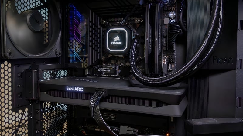 Card màn hình Intel Arc B580 12GB có PCIe 4.0 x8 tiện lợi
