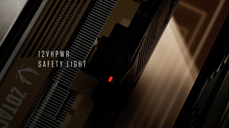 Card màn hình ZOTAC GAMING GeForce RTX 5070 có đèn báo an toàn nguồn