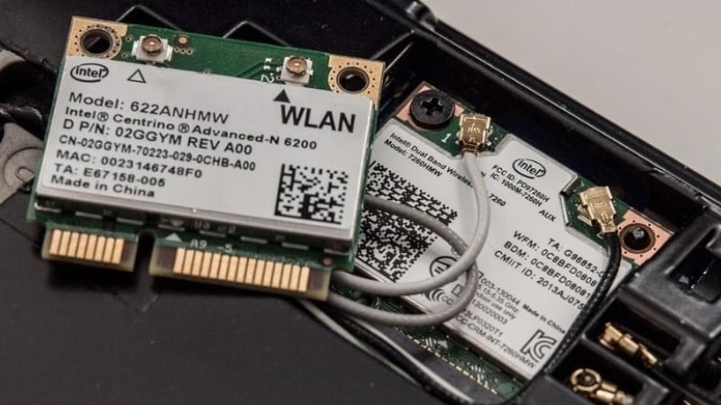 Card mạng WiFi (Wireless Network Adapter) là một linh kiện phần cứng giúp máy tính giao tiếp với mạng không dây
