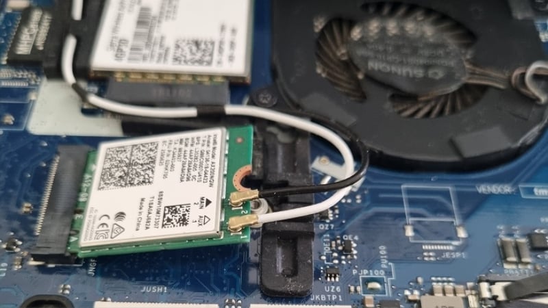 Việc lựa chọn card mạng WiFi phù hợp yêu cầu người dùng cân nhắc nhiều yếu tố
