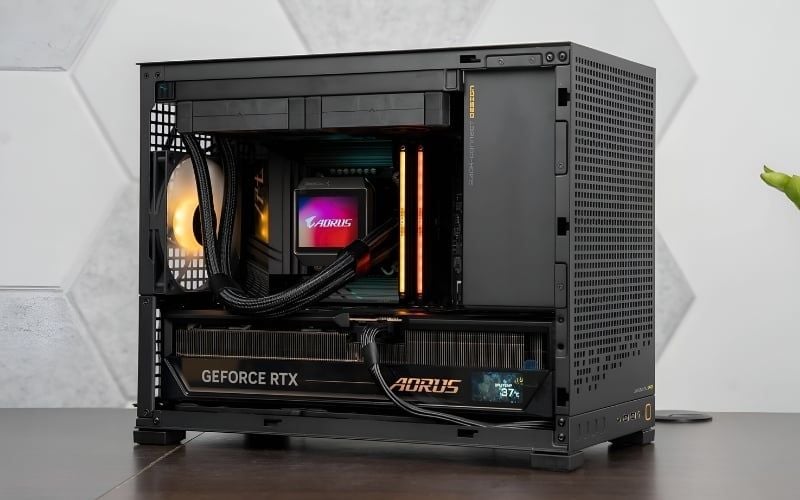 Game thủ nên chọn case có airflow tốt, hỗ trợ tản nhiệt nước và thiết kế RGB nổi bật