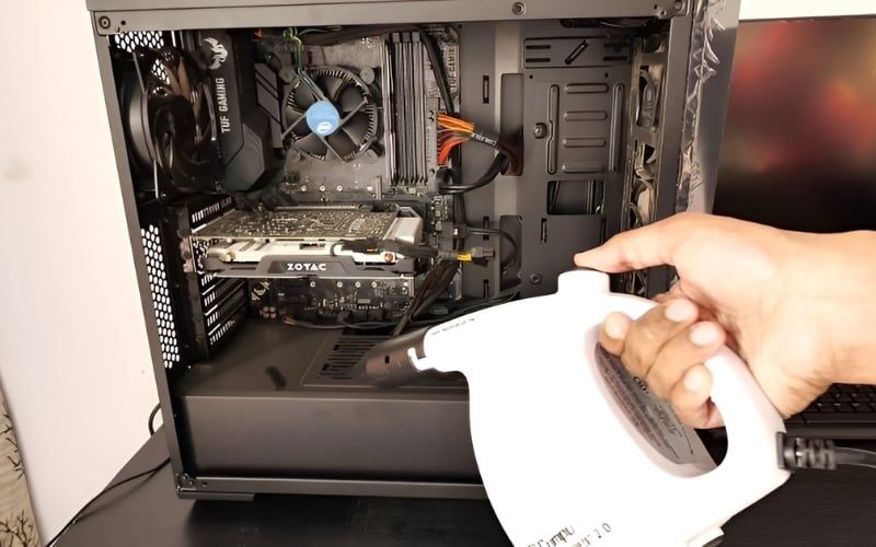 Vệ sinh vỏ case đúng cách và&nbsp;định kỳ để tăng tuổi thọ của thiết bị