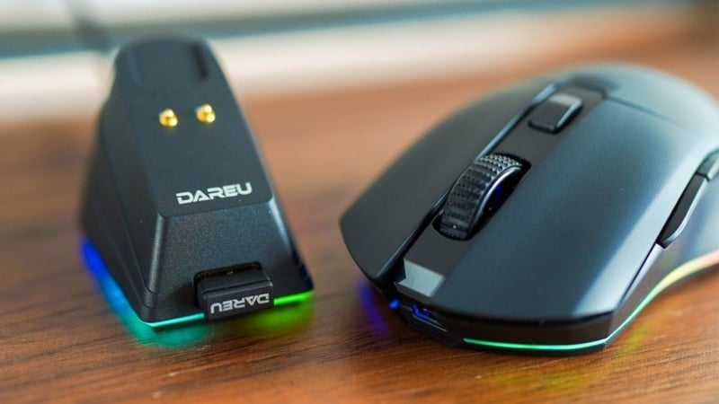 Chuột DareU EM901X RGB Superlight Wireless Black có dock sạc nhanh tiện lợi đi kèm