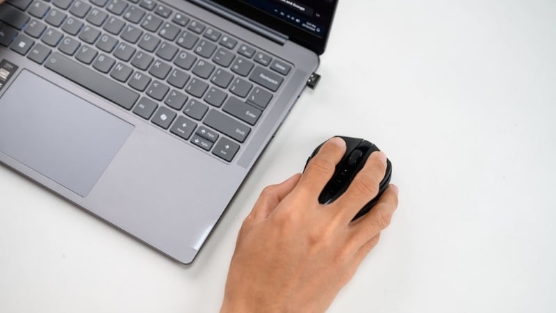 Chuột gaming không dây Rapoo V300L thiết kế đối xứng