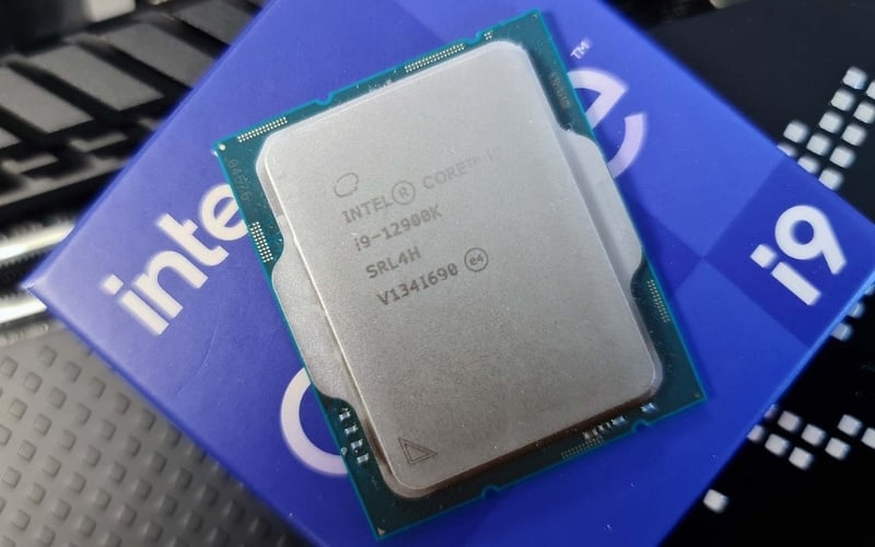 Các thế hệ Core i9 gần đây (từ Gen 12 trở lên) hỗ trợ cả RAM DDR4 và DDR5